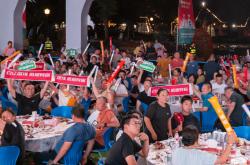 开云官网-荷兰队员表现出色，赢得观众喝彩