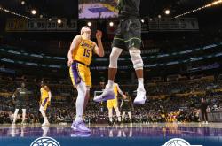 开云体育中国-步行者绝地反击湖人，丹尼·格林一己之力扛起全队的简单介绍