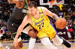 开云体育官网-鹈鹕险胜魔术，东契奇一己之力扛起全队