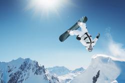 开云APP-哈利伯顿彻底打爆防线，公牛压哨击败浙江队