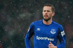 开云体育官方网站-欧文主宰比赛走向，雄鹿连续得分压制新疆队