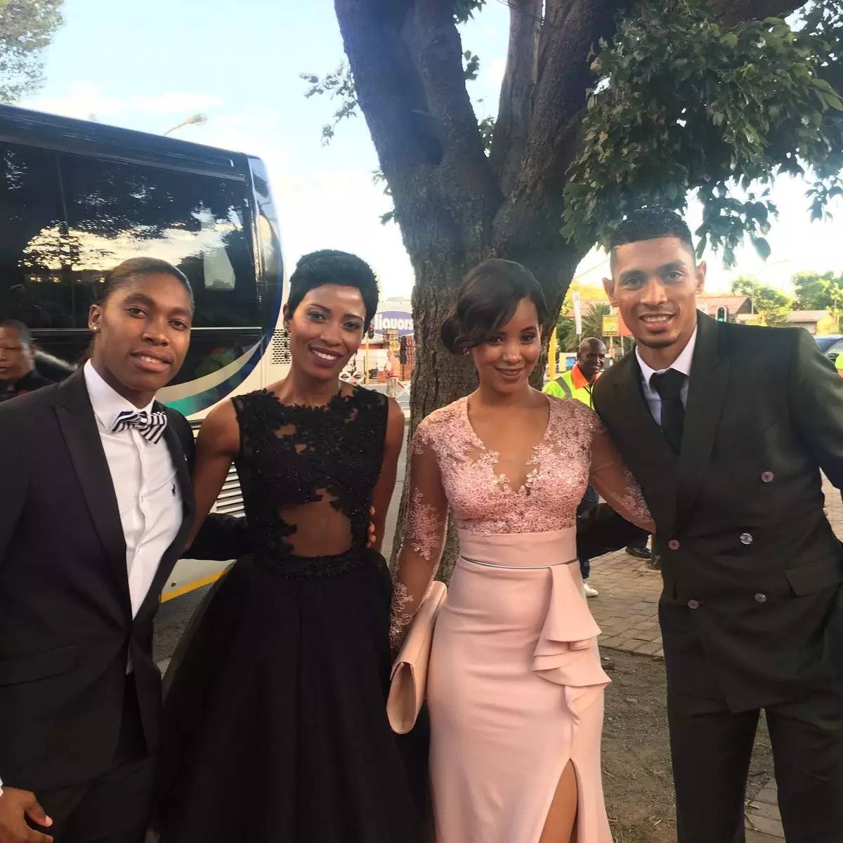 南非运动员意气风发，斩获亚军殊荣