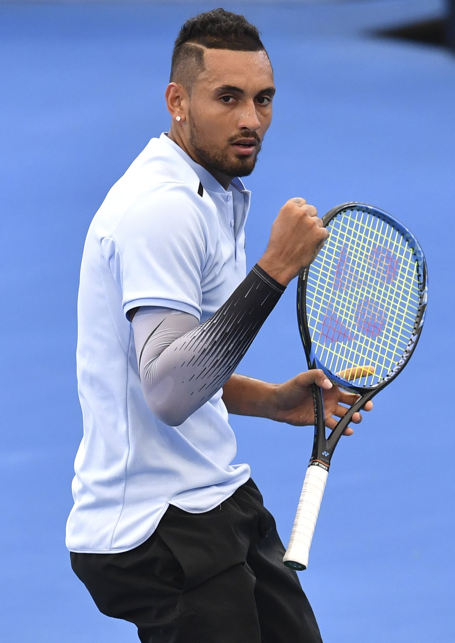 包含澳大利亚网球队轻取世界网球队，克耶高斯绝境逆转的词条