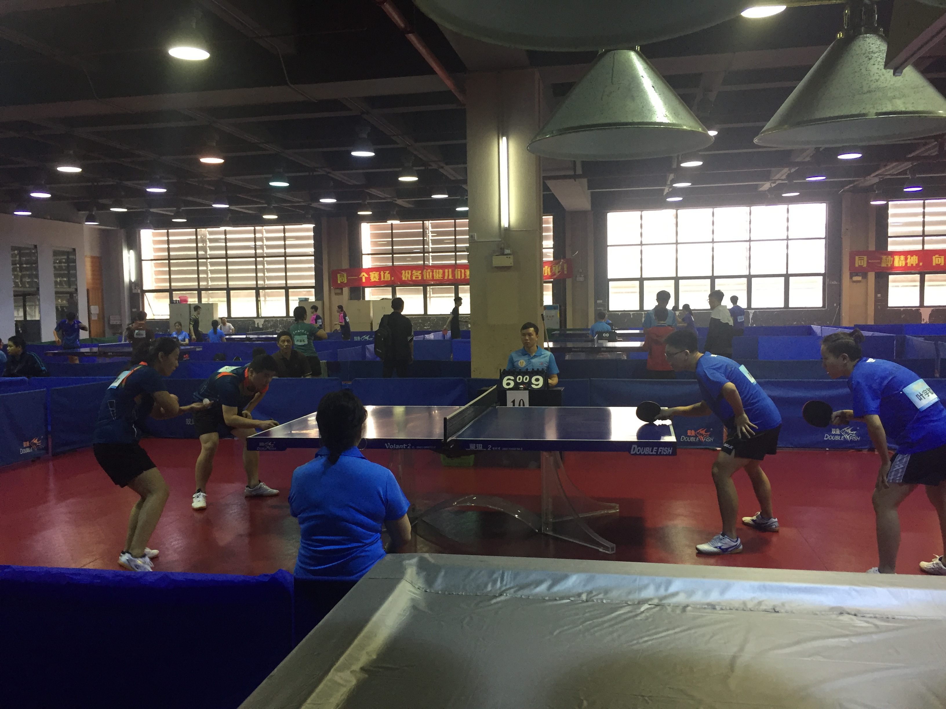 中国乒乓球队轻取法国乒乓球队，波尔完成帽子戏法的简单介绍