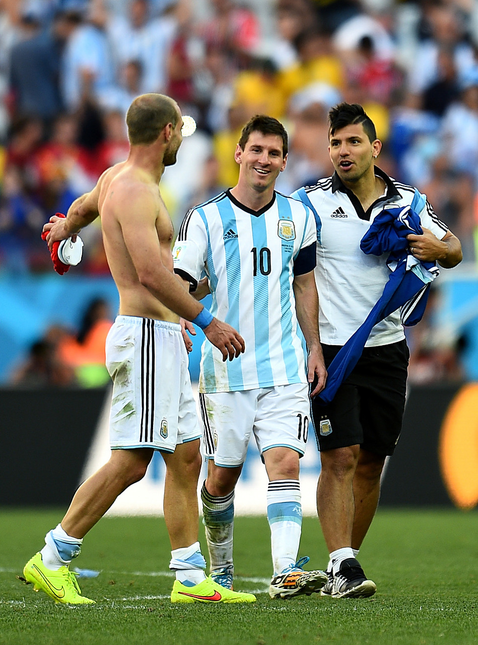 关于意大利血洗阿根廷,阿奎罗制霸全场的信息 关于意大利血洗阿根廷,阿奎罗制霸全场的信息