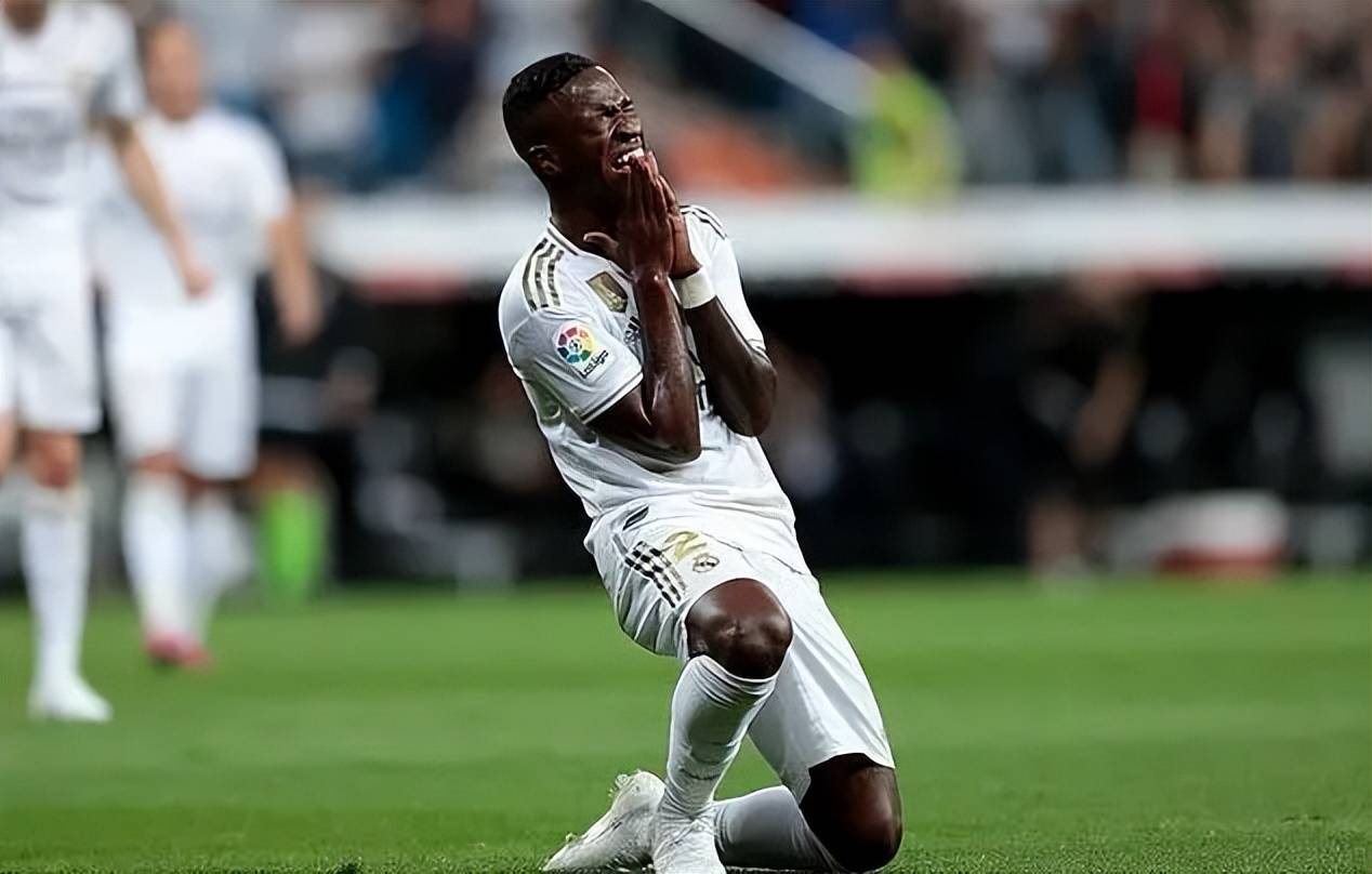 包含乌拉圭逆转塞内加尔，姆巴佩刷新纪录的词条