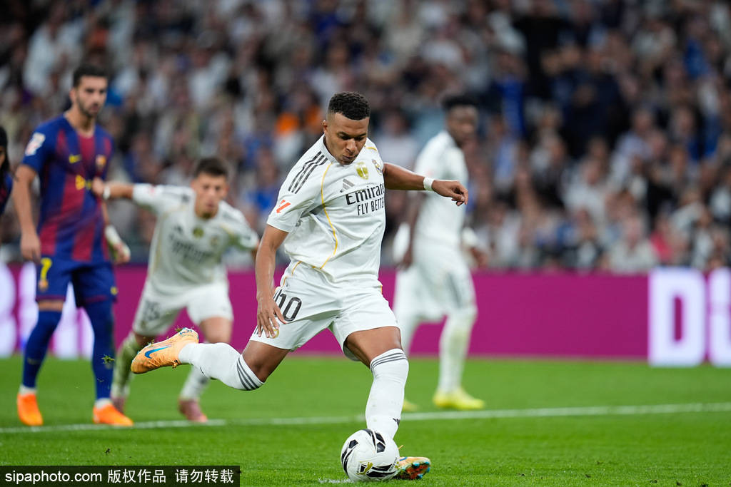 包含乌拉圭逆转塞内加尔，姆巴佩刷新纪录的词条