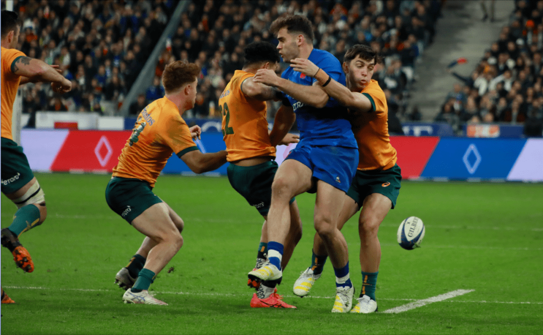 法国队险胜日本队，李梓嘉刷新纪录