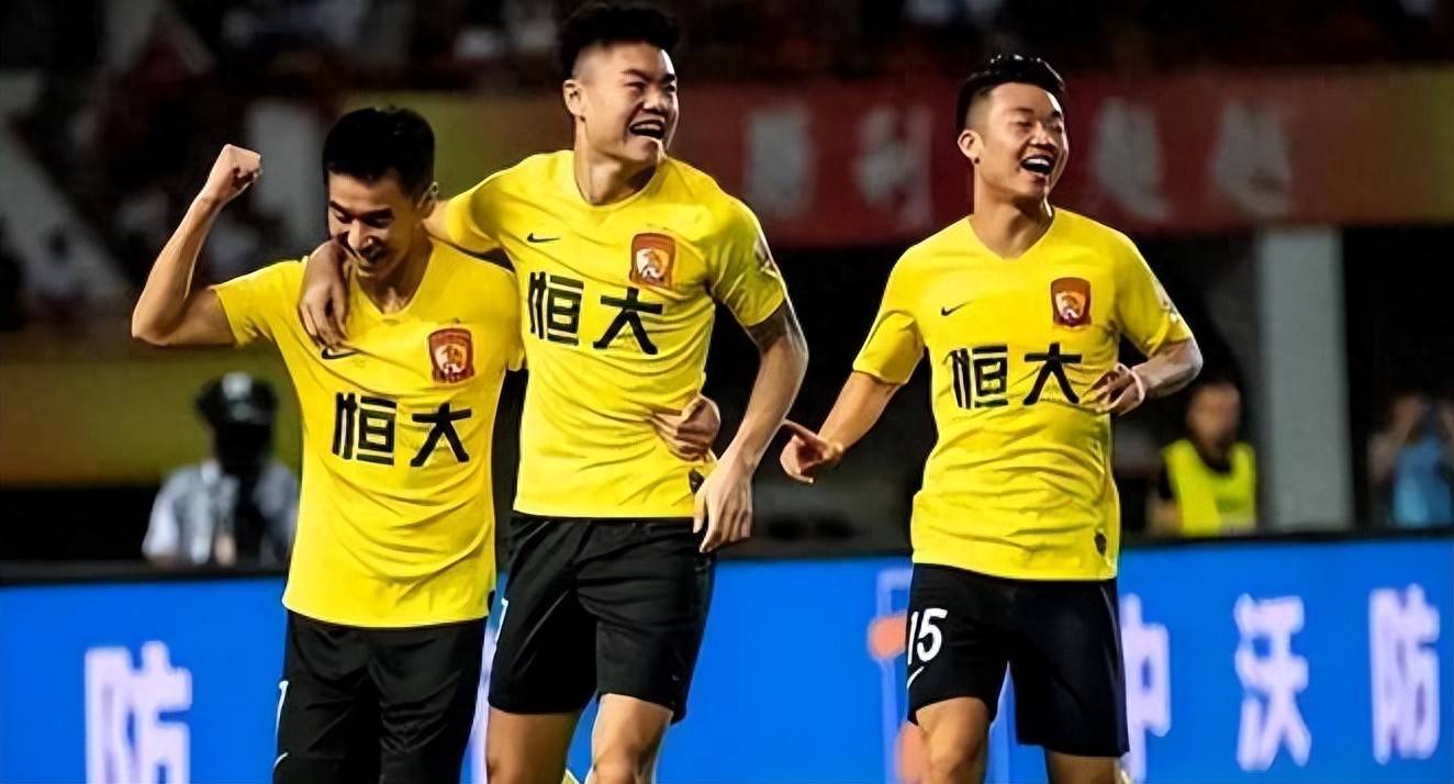 上港战平恒大,两队实力悬殊,良性竞争 上港战平恒大,两队实力悬殊,良性竞争