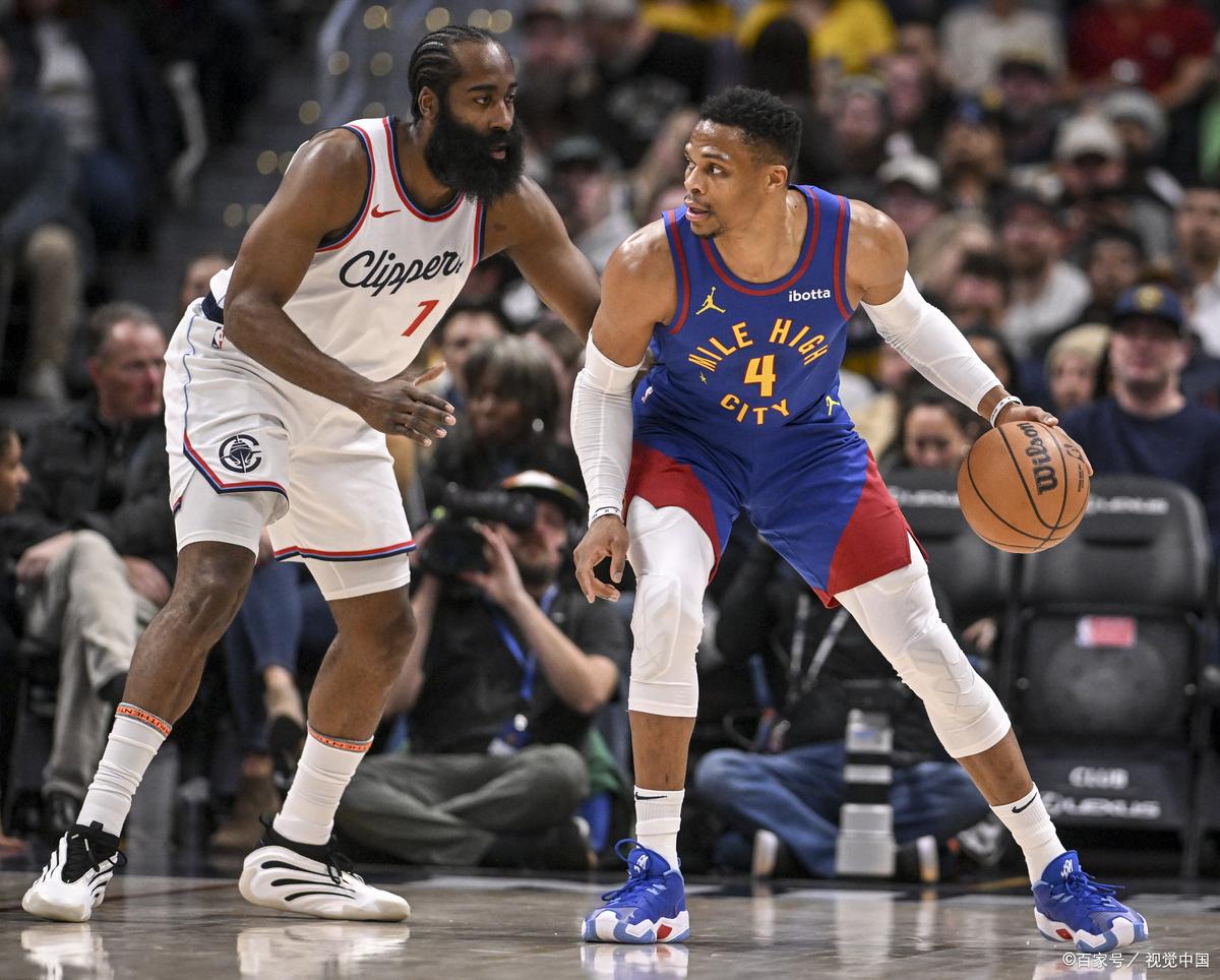 包含国王队主场助威团队士气高涨，为球队加油助威的词条