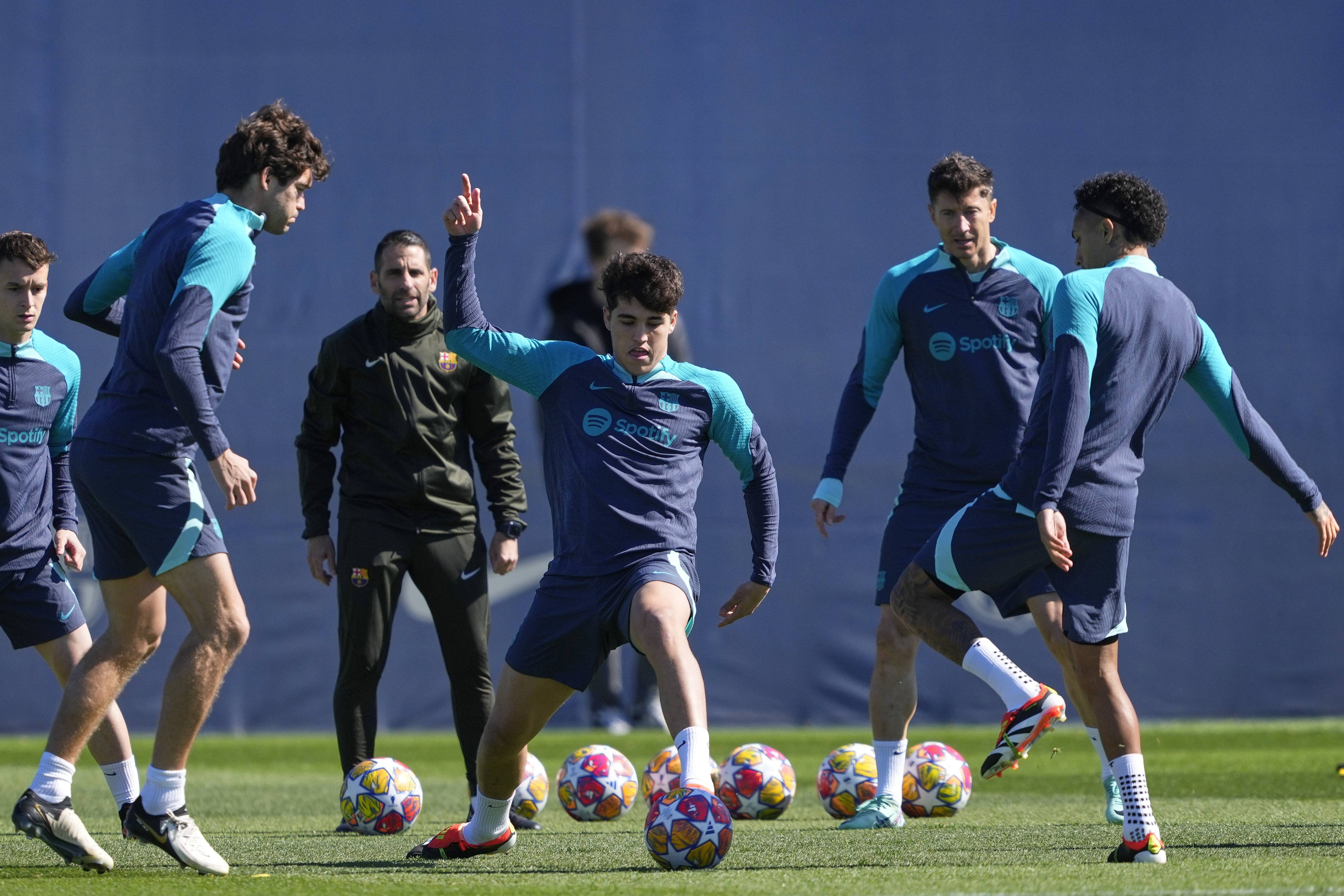 包含巴塞罗那备战联赛，展望未来的词条