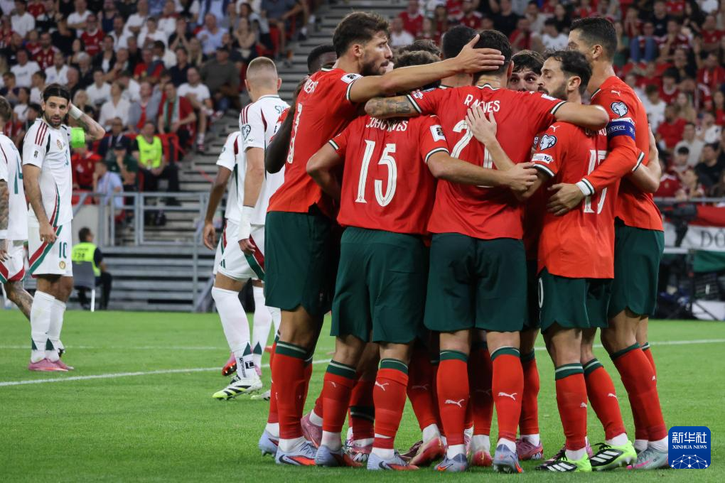 包含匈牙利队在激烈比拼中获得胜利的词条