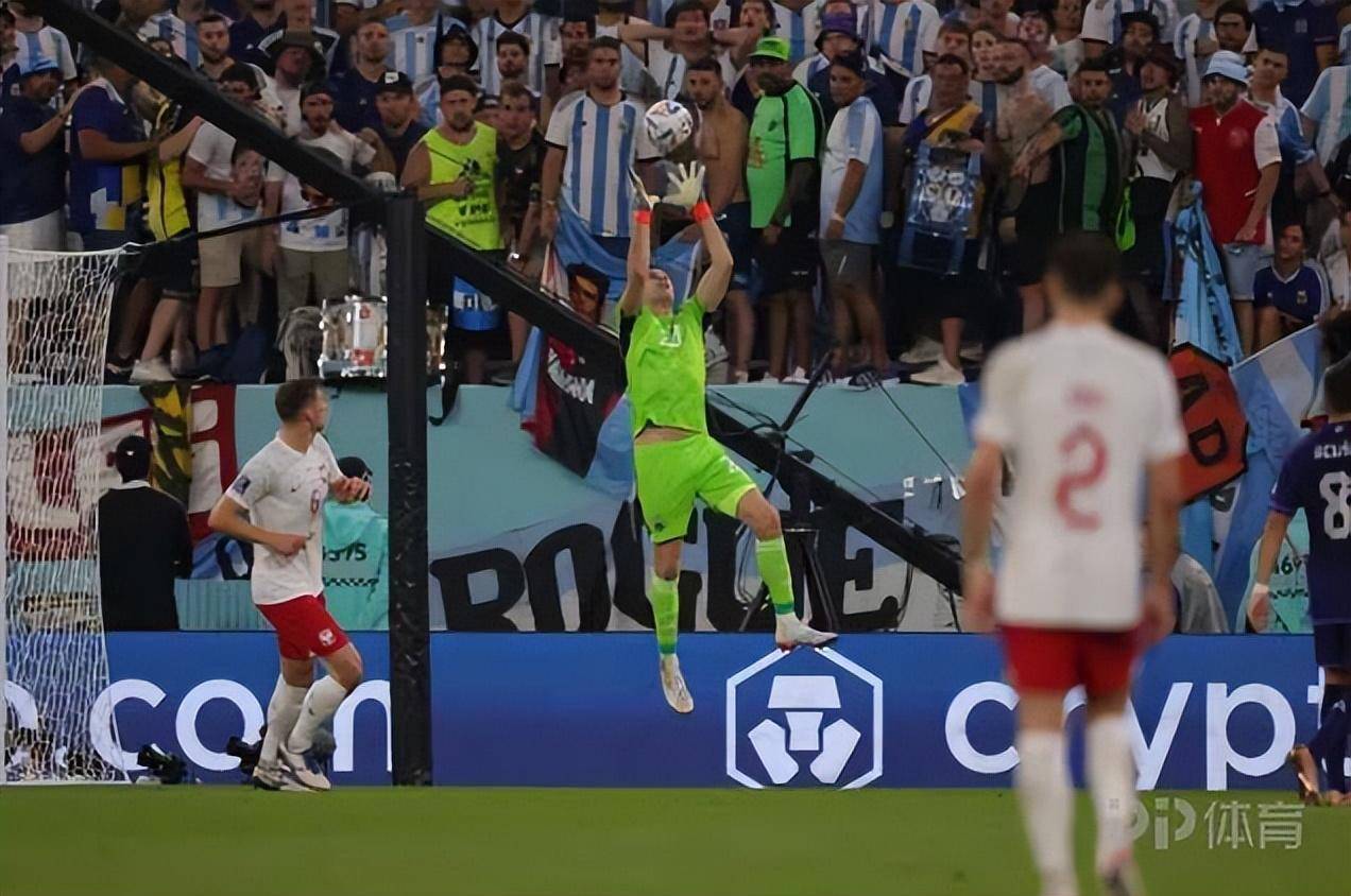 波兰逆转日本，戈麦斯点燃赛场