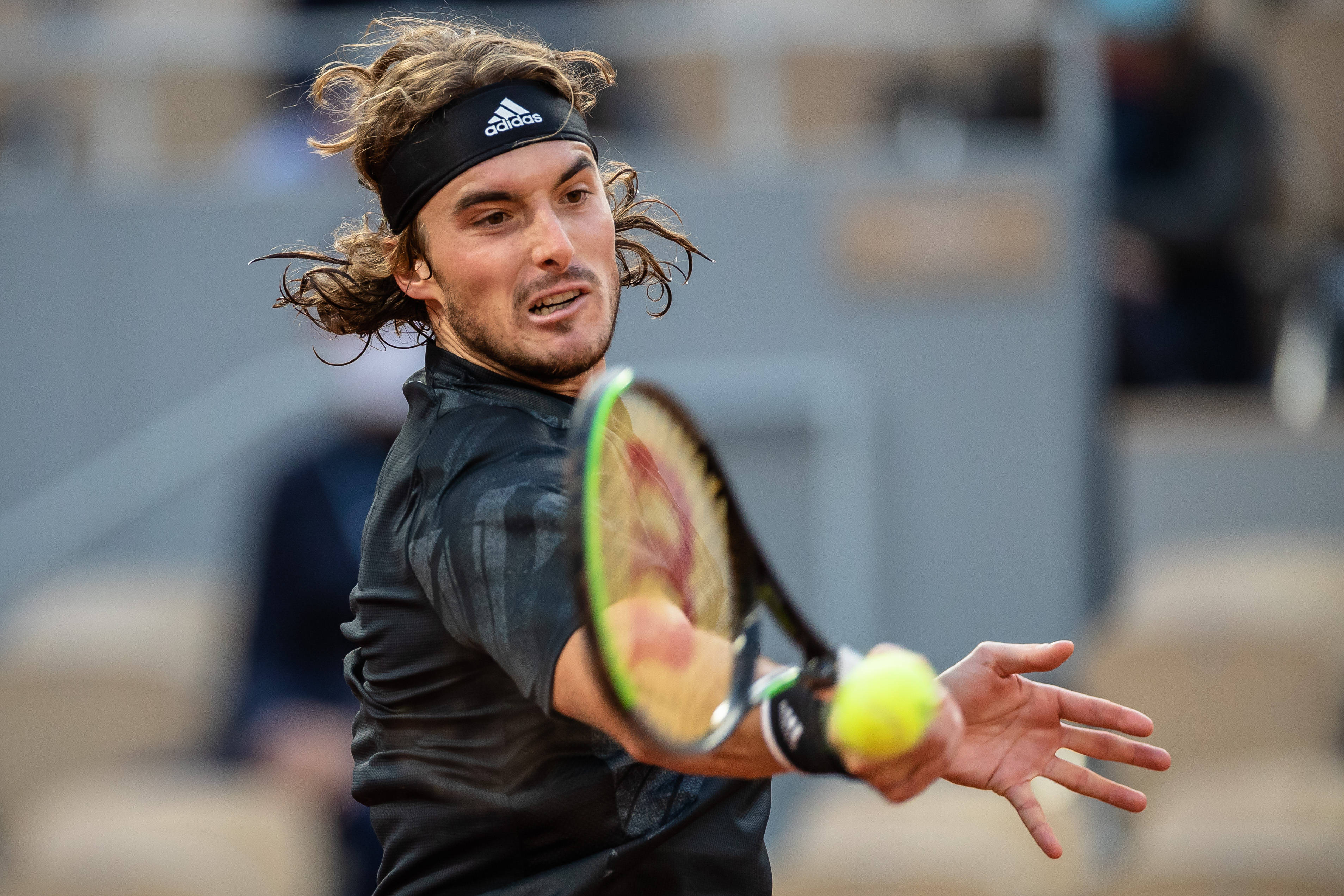 戴维斯杯轻取法网,西西帕斯扛起全队 戴维斯杯轻取法网,西西帕斯扛起全队