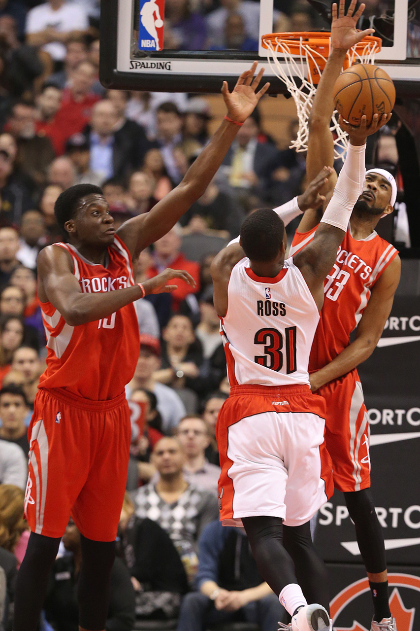 快船险胜火箭，瓦兰丘纳斯送出助攻