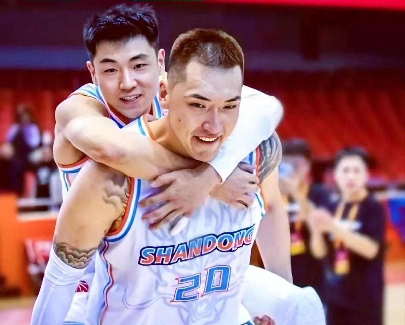 吉林队完胜青岛队,陶汉林点燃赛场 吉林队完胜青岛队,陶汉林点燃赛场