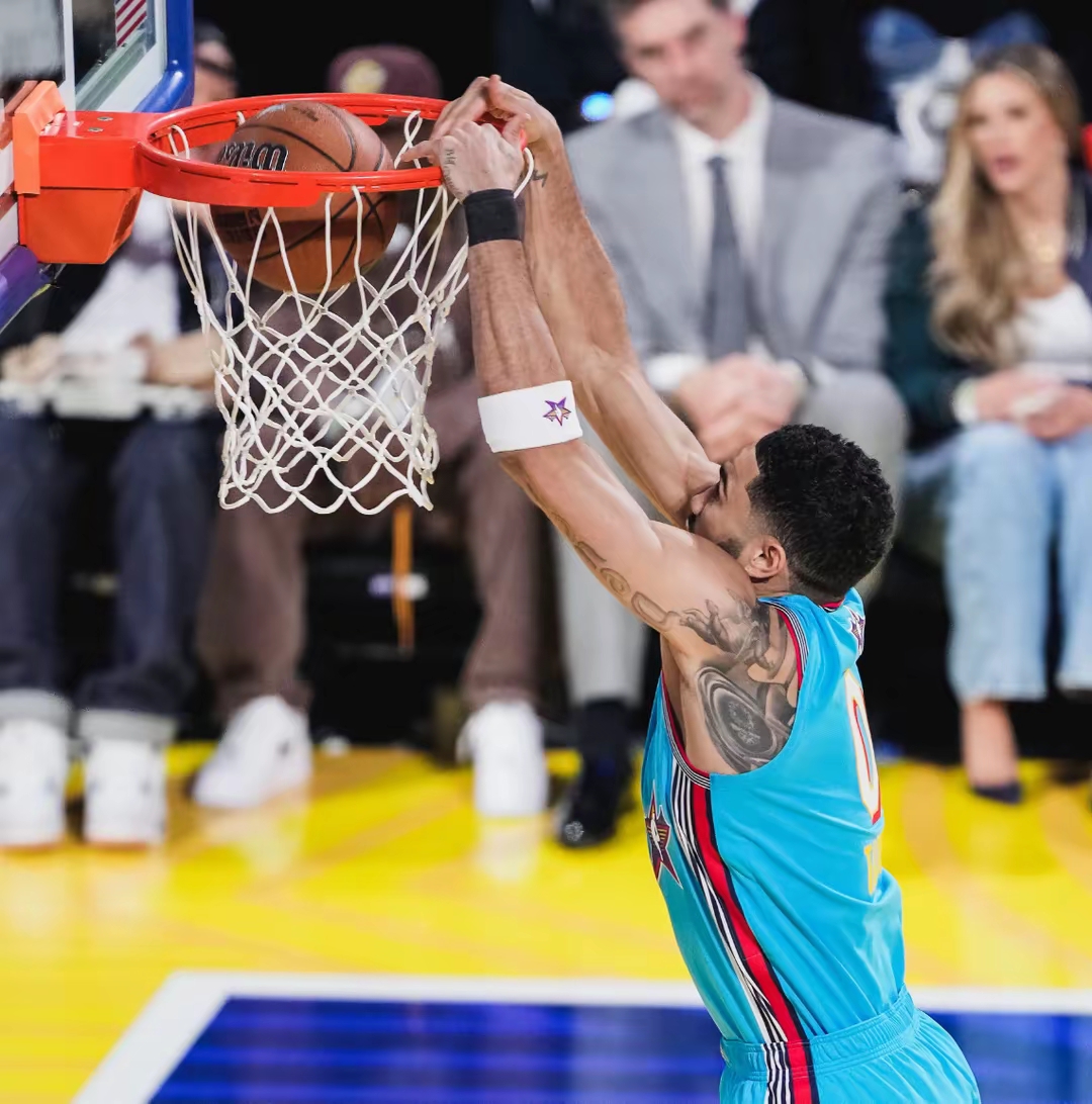 阿根廷男篮强势日本男篮,塔图姆制霸全场 阿根廷男篮强势日本男篮,塔图姆制霸全场