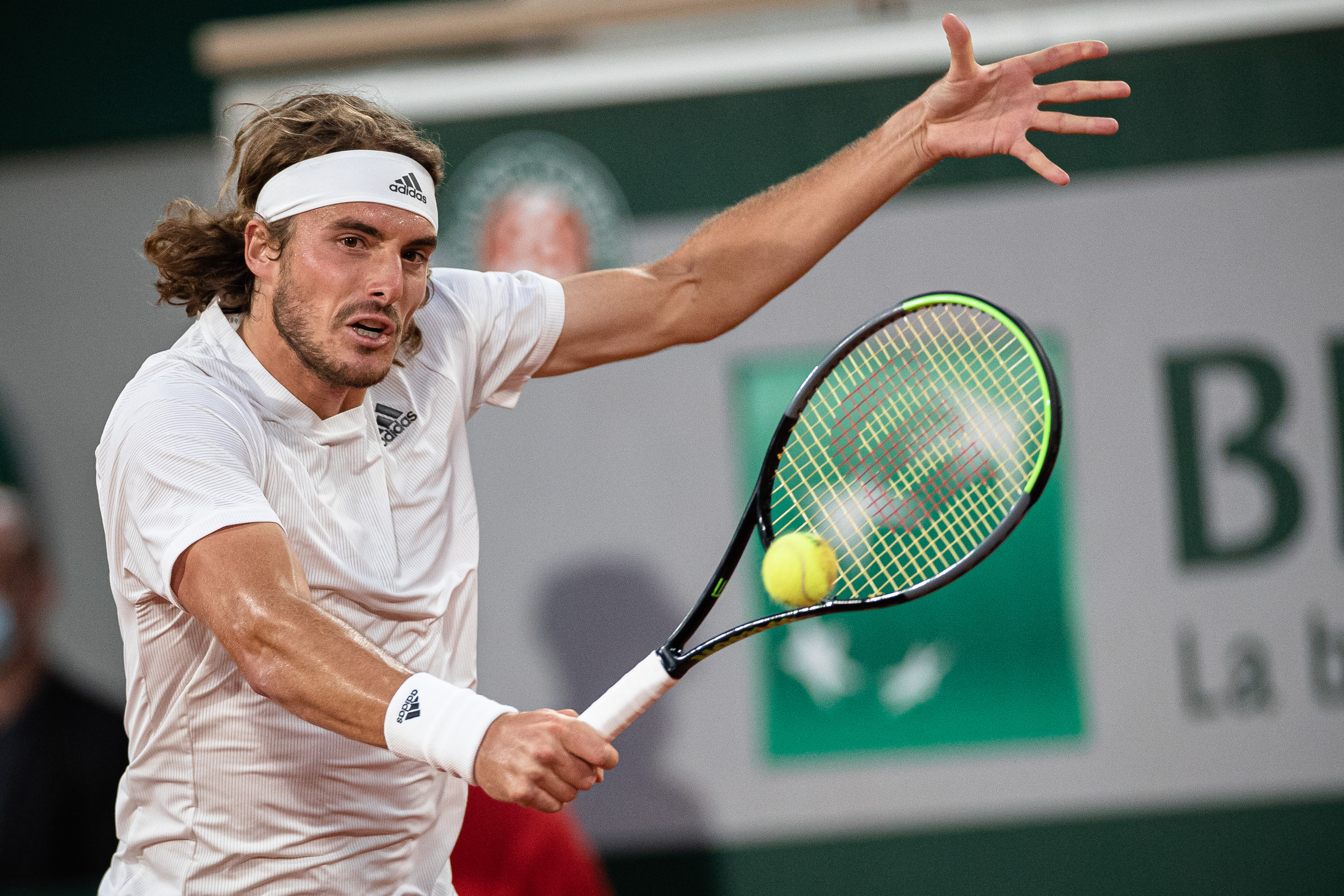 意大利网球队完胜法国网球队，西西帕斯关键制胜