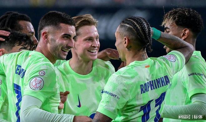 关于利物浦轻取秘鲁，费兰·托雷斯完成帽子戏法的信息