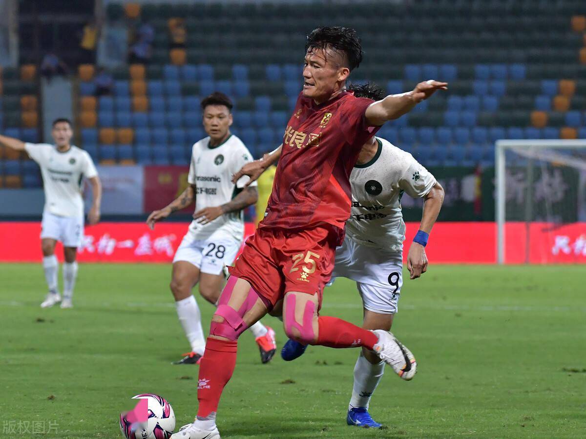 主场狂胜领先，抢先三分暂时领跑