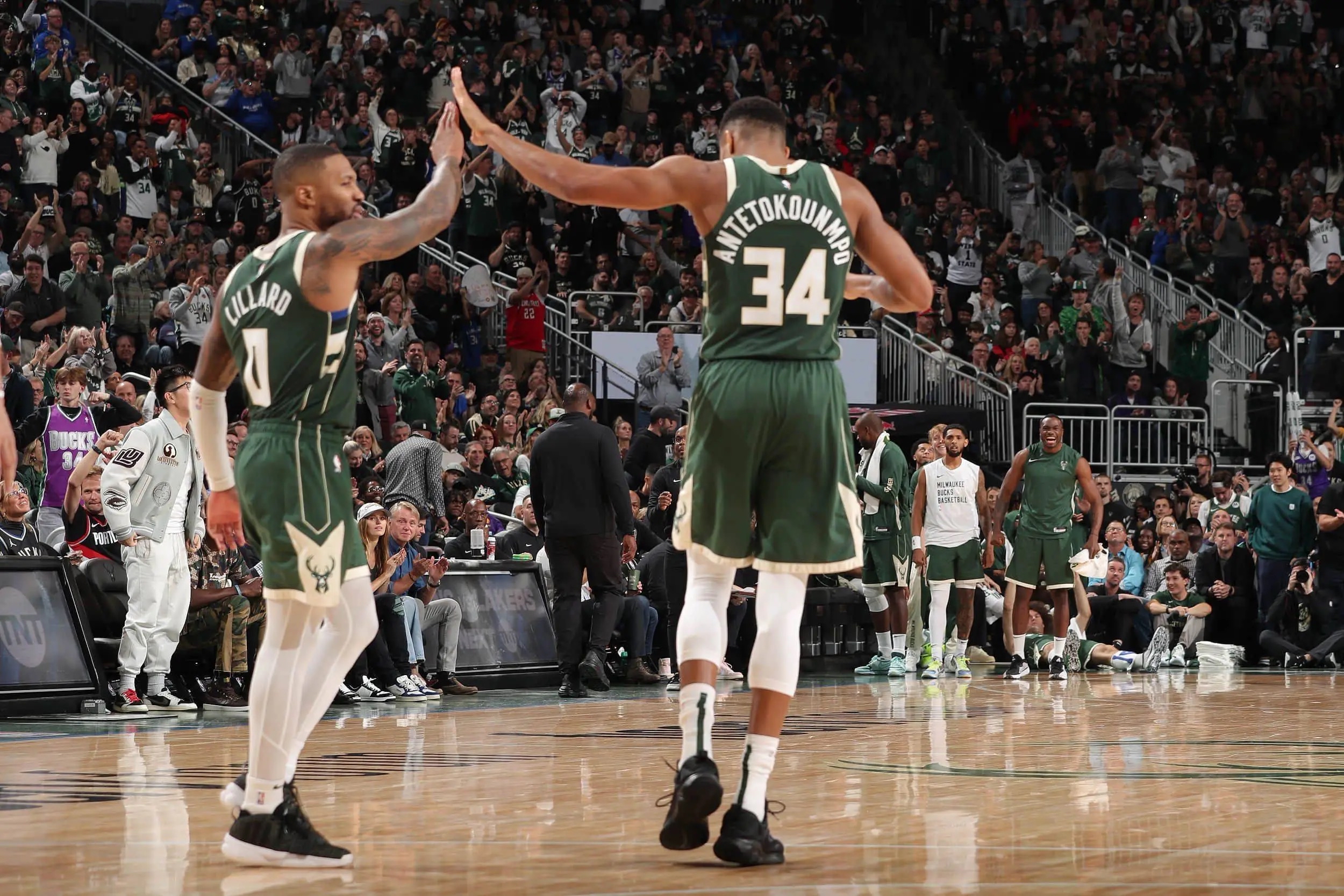 76人完胜雄鹿，威斯布鲁克送出助攻