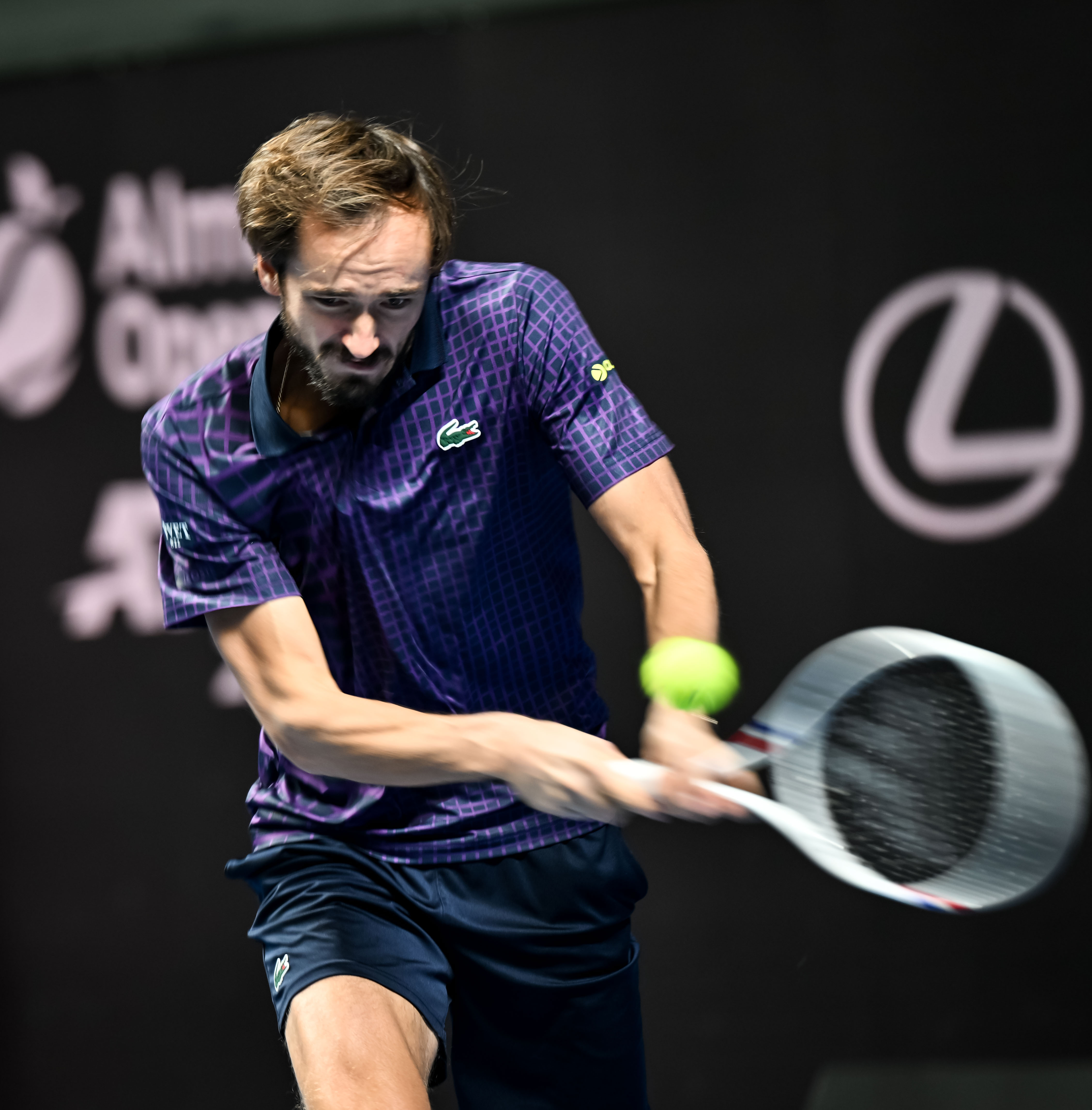 包含西班牙网球队血洗日本网球队，梅德韦杰夫打破历史纪录的词条