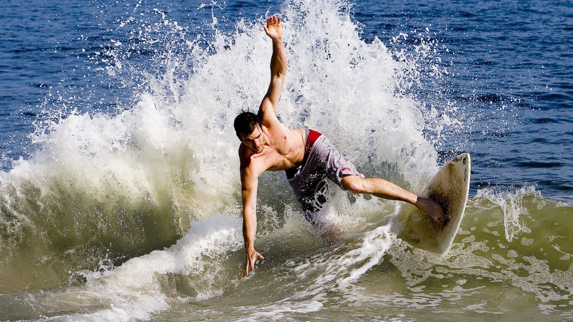 当波斯铁骑遇上蓝军利刃,萨卡关键回合不手软,切尔西战术智慧征服伊朗式防守